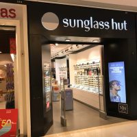 SUNGLASS HUT